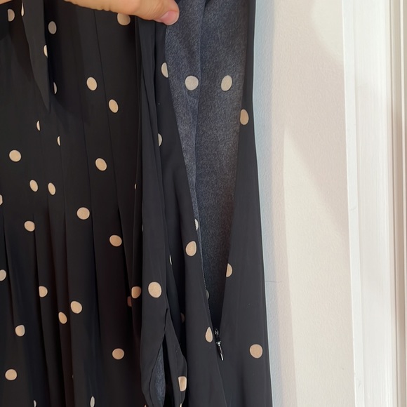 RW&CO polka dot dress loose fit with neck tie and size zipper. Size M Like new - Picture 13 of 15